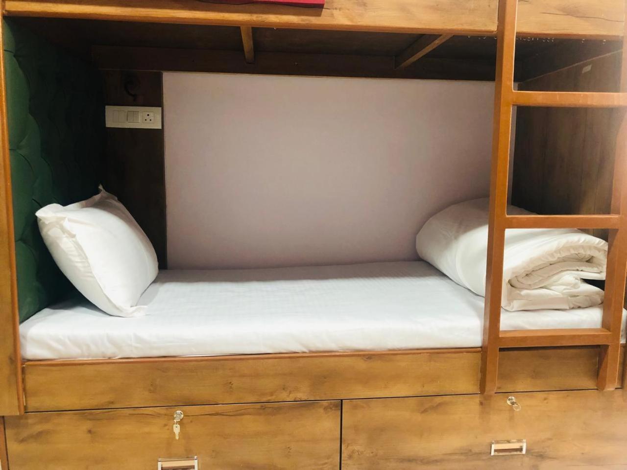 Everest Stays Rooms And Dormitory, Mumbai